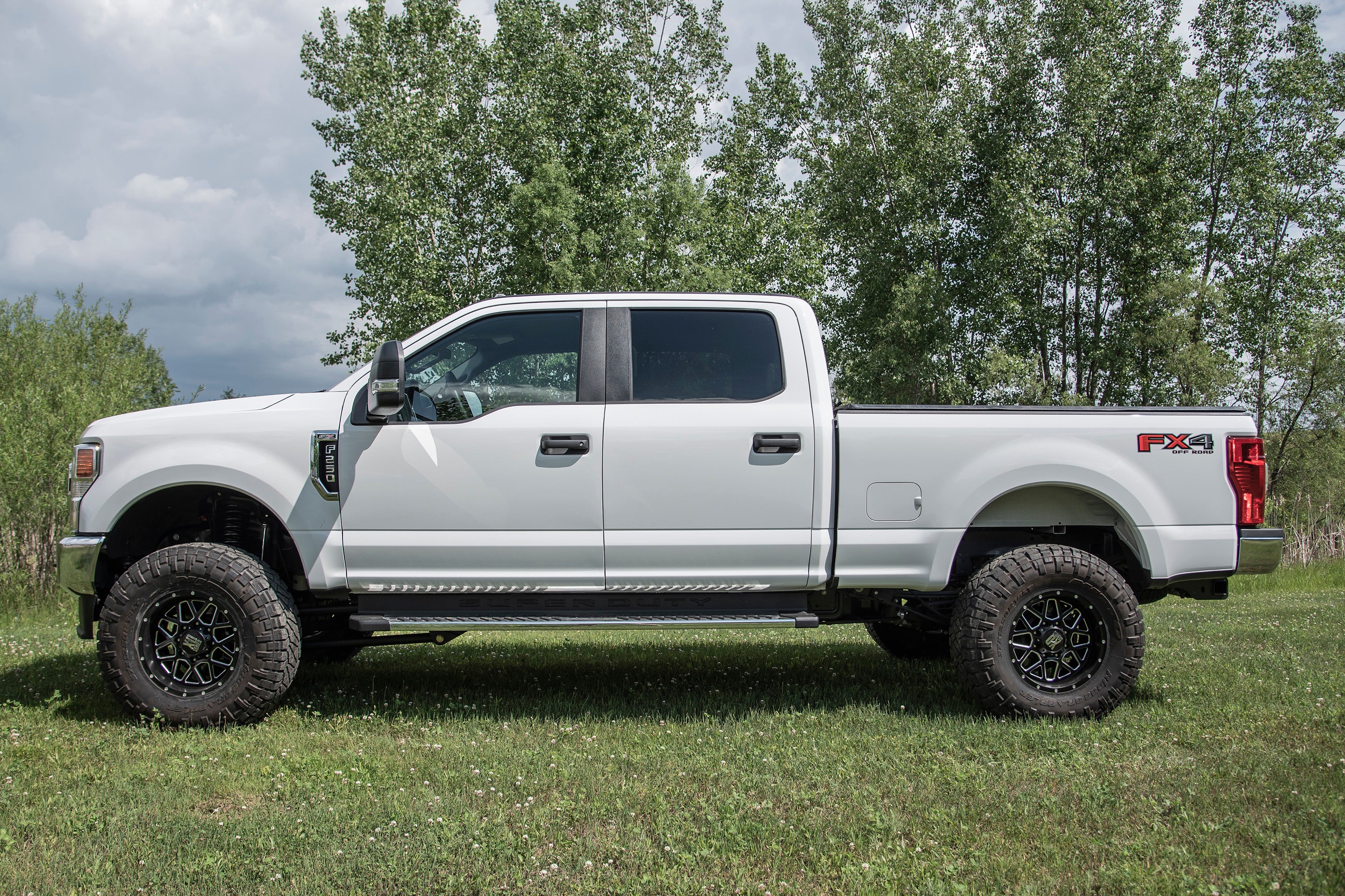 5 Inch Lift Kit w/ Radius Arm - Ford F250/F350 Super Duty (20-22) 4WD - Gas