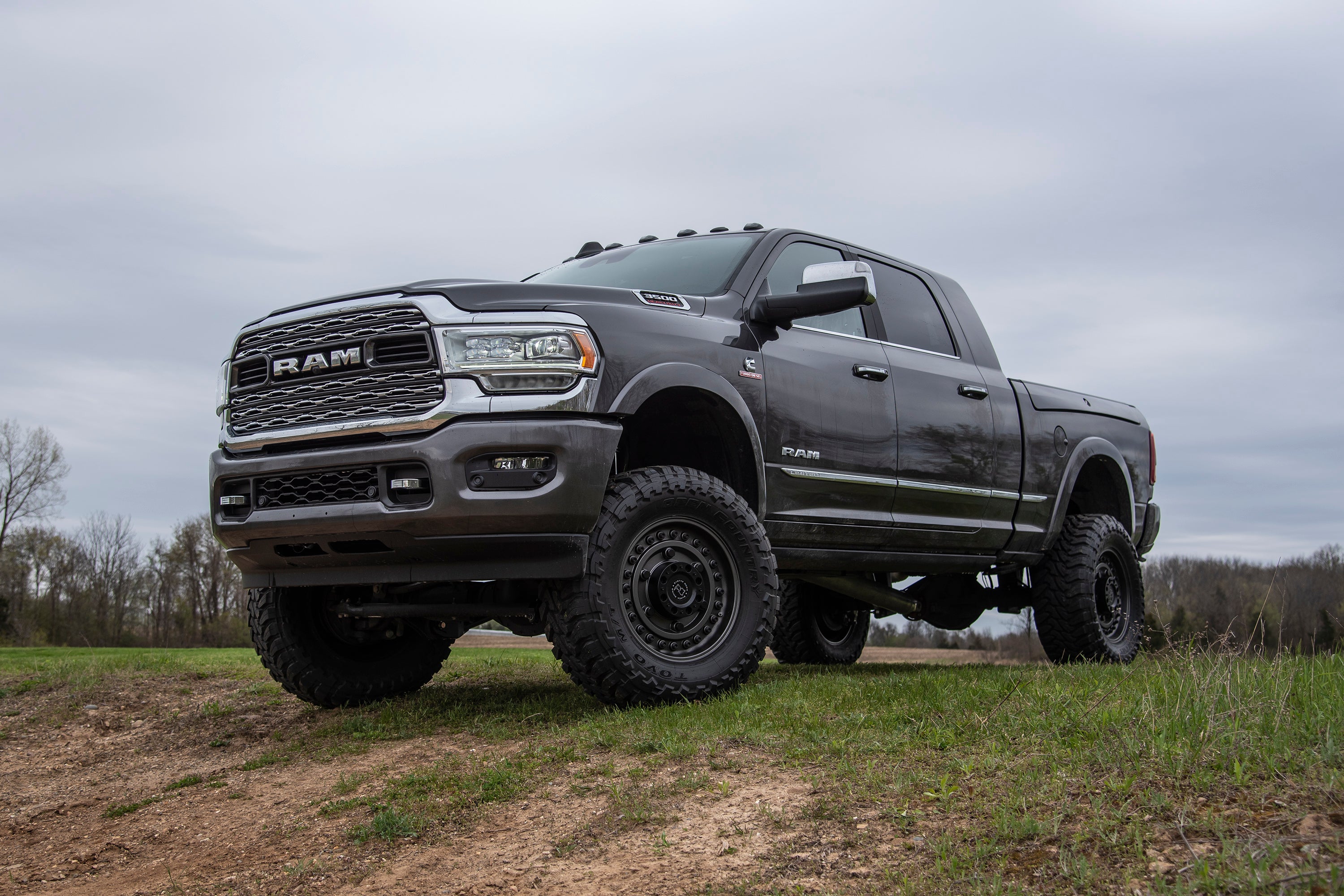 6 Inch Lift Kit w/ Radius Arm - Ram 3500 (19-24) 4WD - Diesel